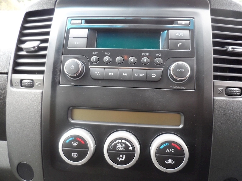 Nissan Navara Dci Tekna 4X4 Shr Dcb Pick-Up 2.5 Manual Diesel