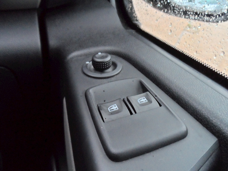 Renault Trafic Sport Nav Panel Van 1.6 Manual Diesel