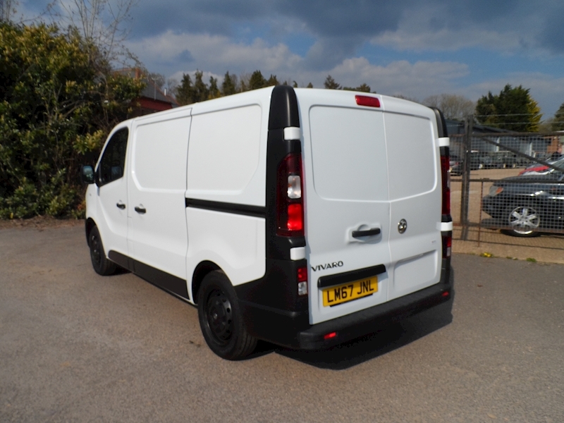 Vauxhall Vivaro 1.6 CDTi 2700 Panel Van 5dr Diesel Manual L1 H1 EU6 (95 ps) Panel Van 1.6 Manual Diesel