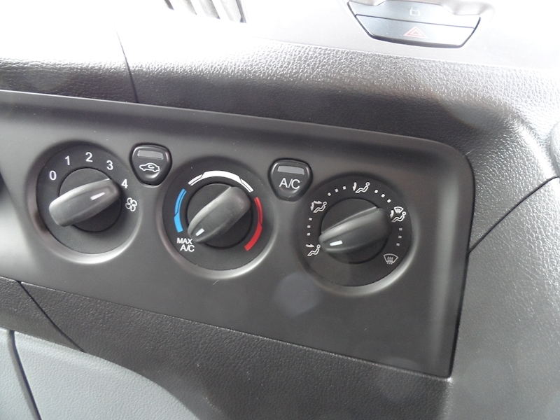 Ford 2.0 TDCi 270 Limited Panel Van 5dr Diesel Manual L1 H2 (157 g/km, 128 bhp)