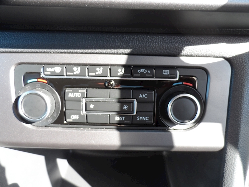 Volkswagen 2.0 BiTDI BlueMotion Tech Highline Per Pickup 4dr Diesel Automatic 4MOTION (211 g/km, 178 bhp)