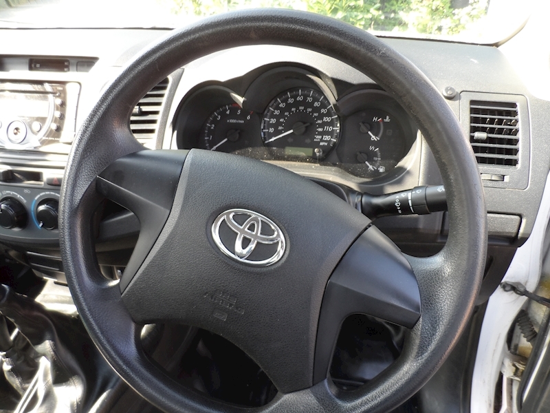 Toyota 2.5 D-4D Active Pickup 2dr Diesel Manual 4WD (VSC) (194 g/km, 144 bhp)