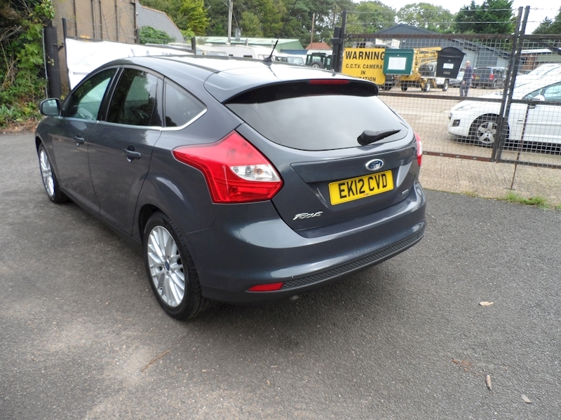 Ford 1.6 TDCi Zetec Hatchback 5dr Diesel Manual (109 g/km, 113 bhp)
