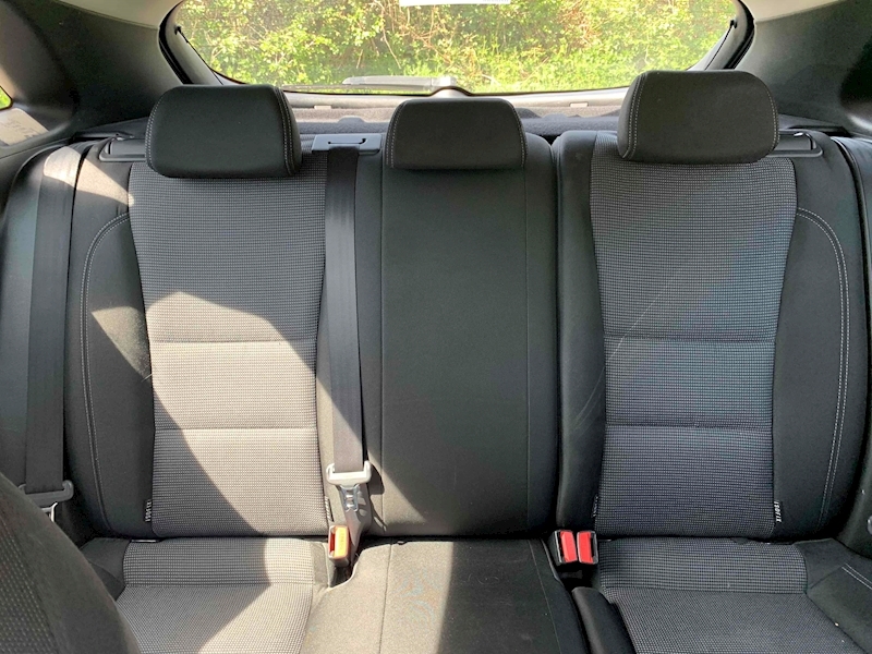 Hyundai 1.6 CRDi Blue Drive Active Hatchback 5dr Diesel Manual (97 g/km, 108 bhp)