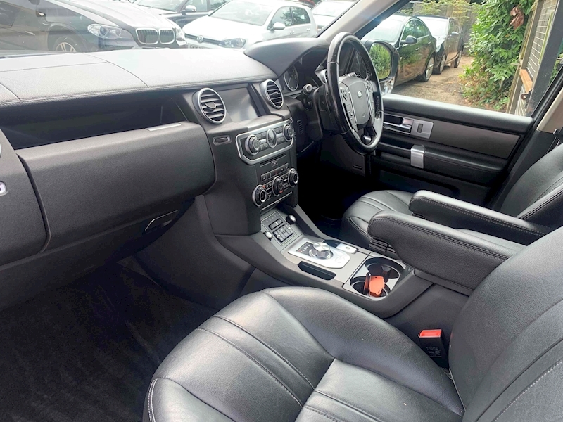 Land Rover 3.0 SD V6 SE LCV 5dr Diesel Auto 4WD (213 g/km, 255 bhp)